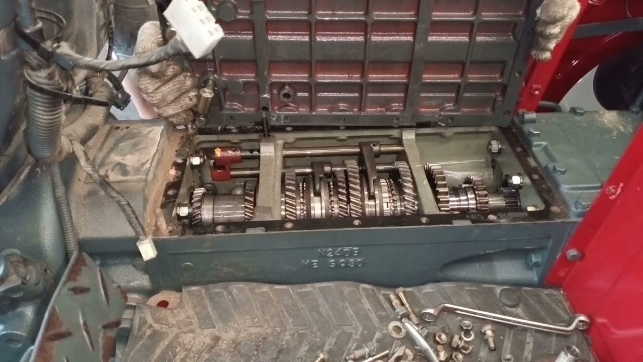 SHIBAURA D23F transmission sounds problem stick bearing need to replaced tractors&marine MECHANIC