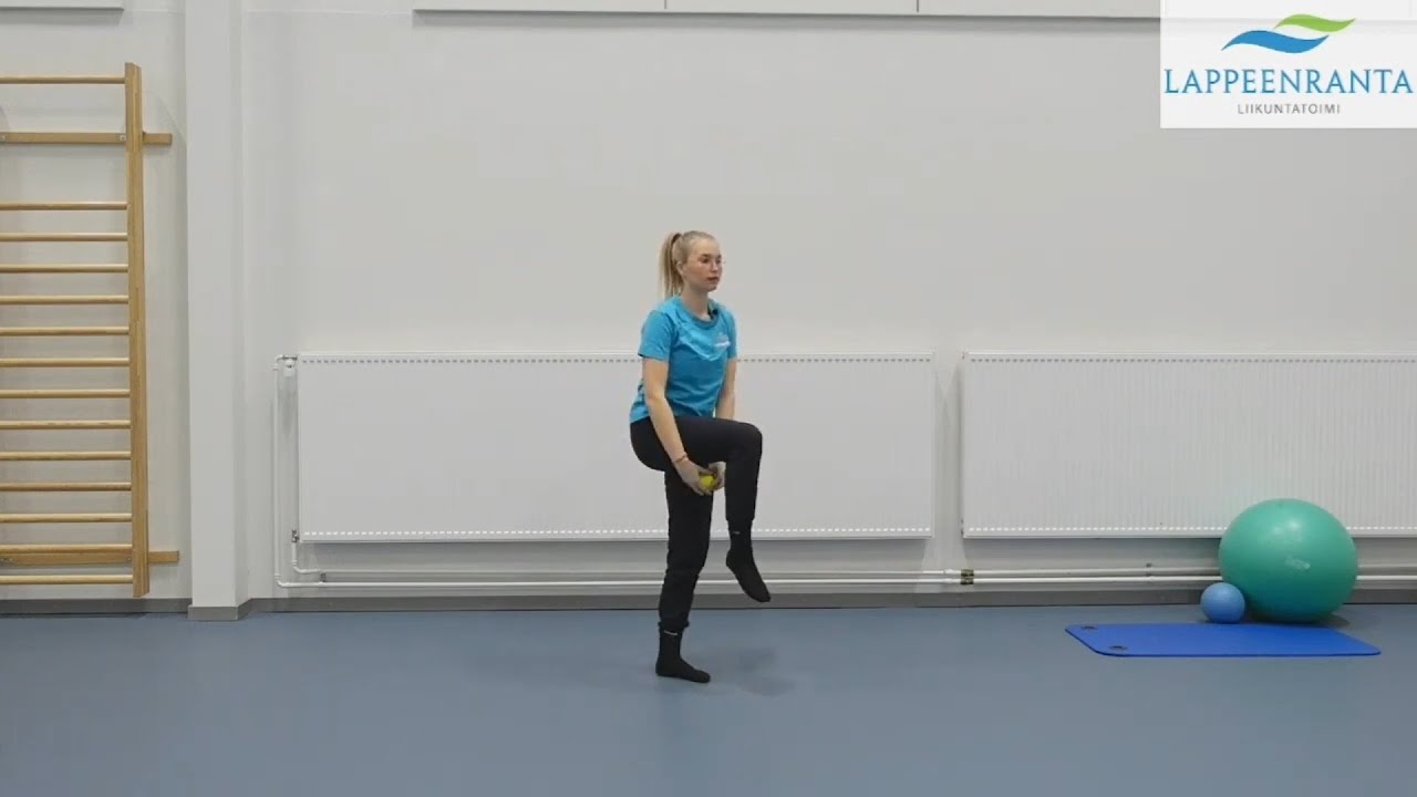 Tasapaino & lihaskuntojumppa tennispallolla