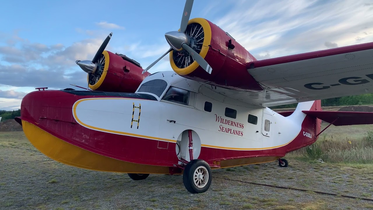 Grumman G-21 Goose at Sechelt airport