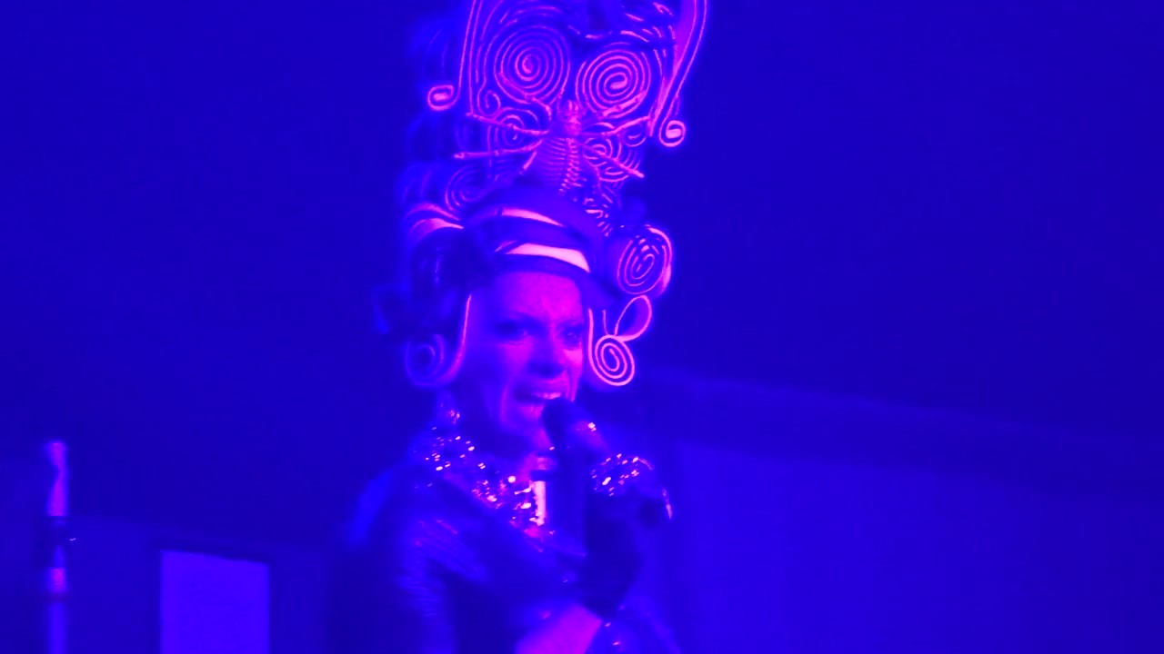 Divina De Campo @ Hangar34, Liverpool - Poor Unfortunate Souls