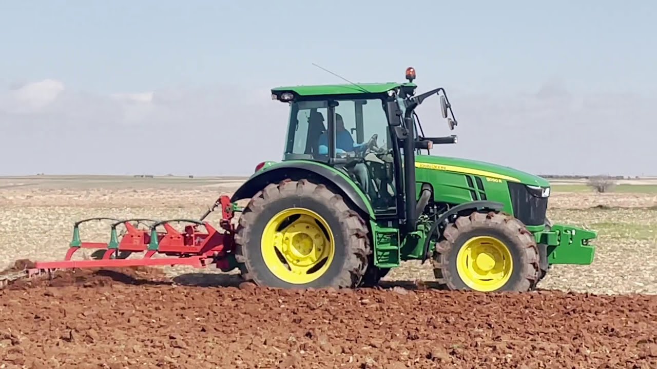 john deere 5090R + vertedera Kverneland