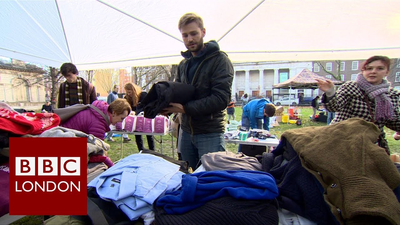 Commuters helping the homeless at Christmas – BBC London News