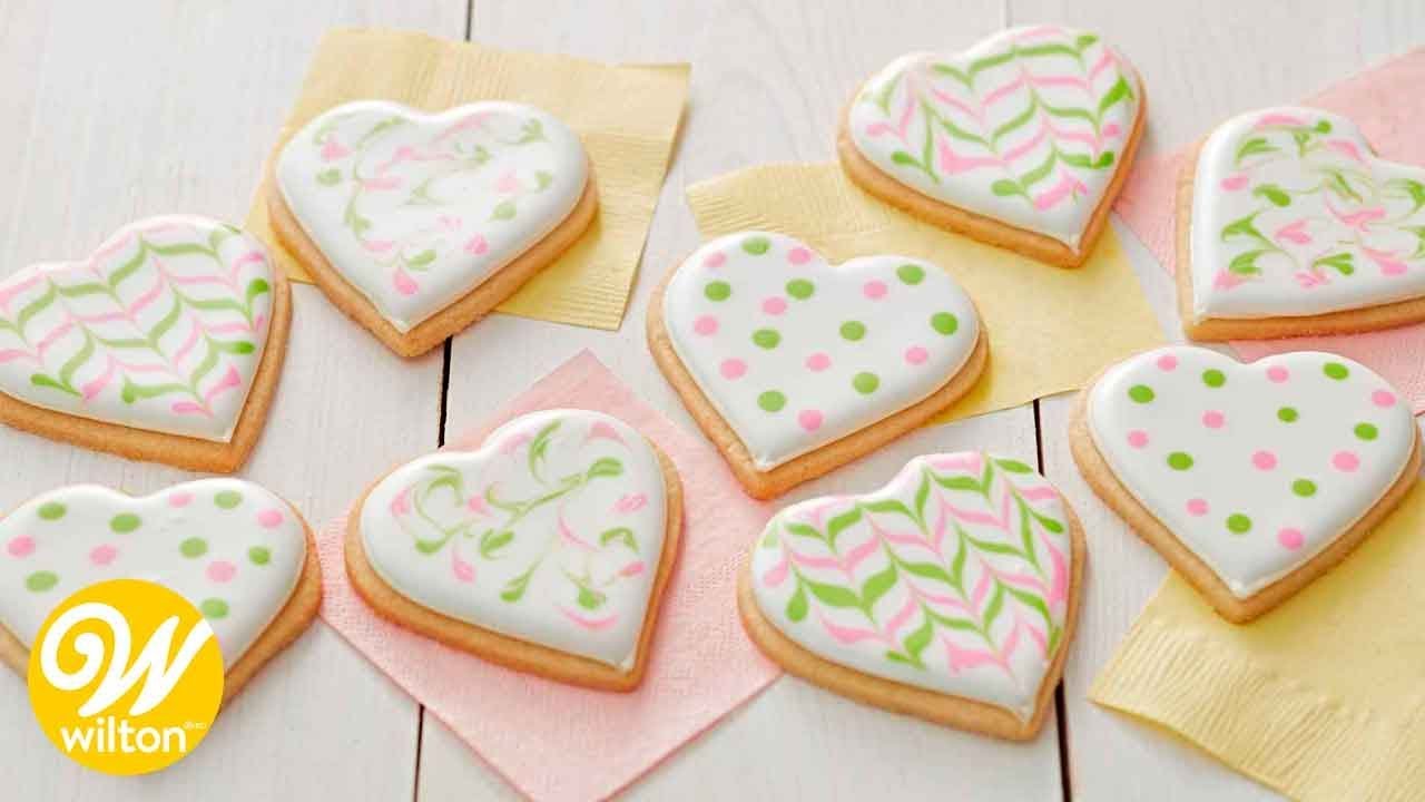 How to Decorate Cookies with Thinned Royal Icing | Wilton