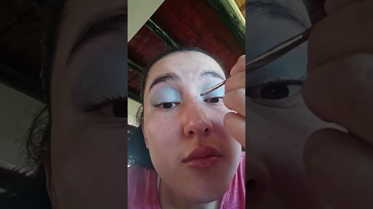 RECREANDO MI MAQUILLAJE DE NAVIDAD --- LAURA CRISTANCHO