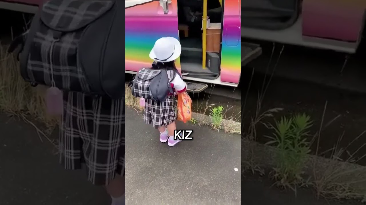 Japonya'da &Ouml;ğrenciler Okula Nasıl Gider?