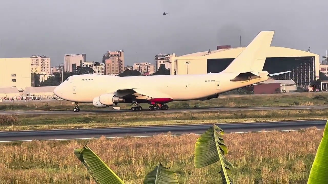Beautiful landing and takeoff by expert pilots ✈🚩🇧🇩🇵🇸#aviation #aviationvideos #aircraft #flying
