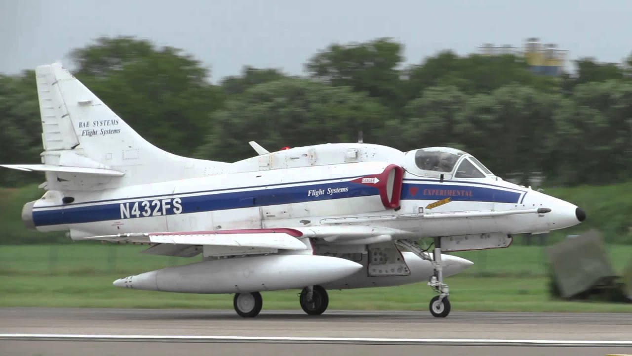 Skyhawk N432FS demo at 'Phantom Pharewell' day