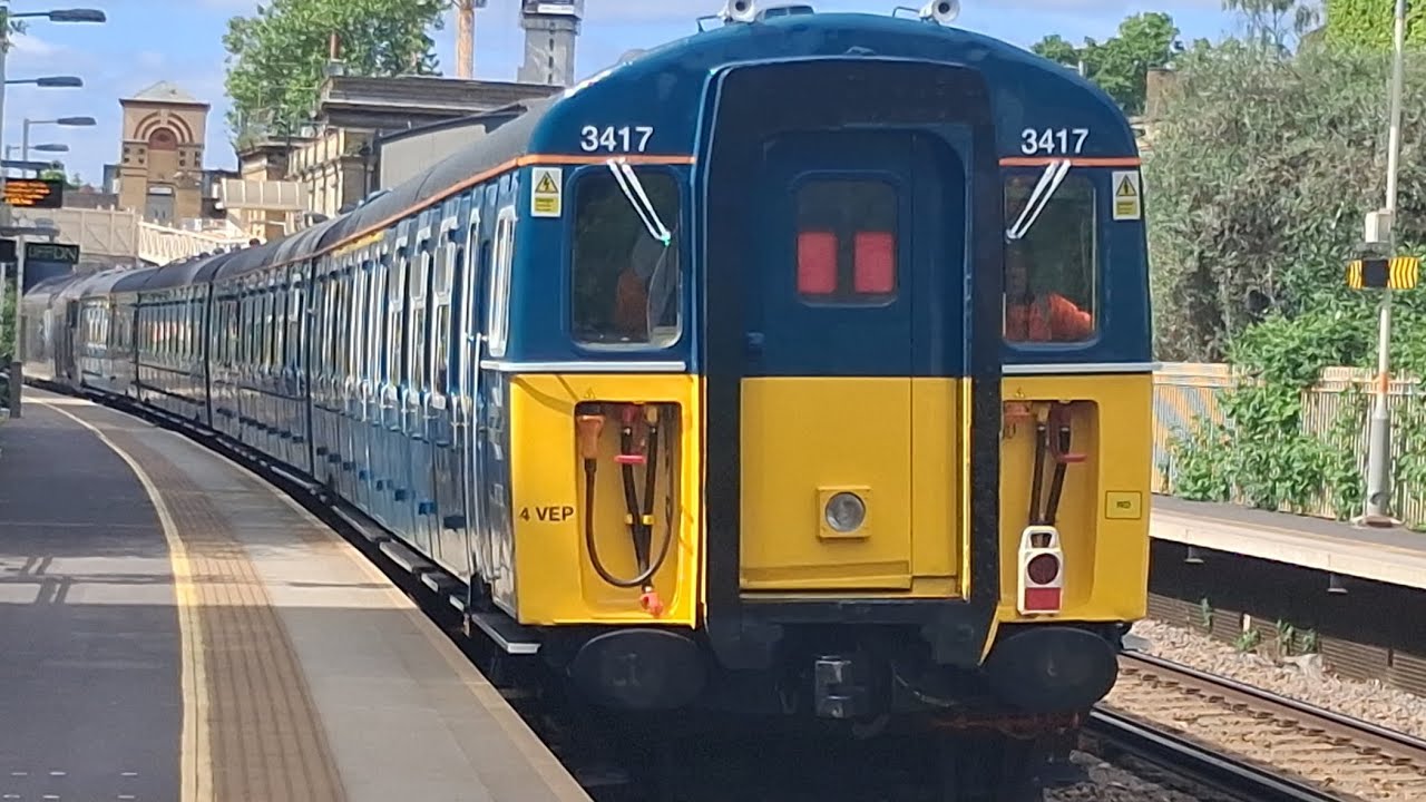 423417 'Gordon Pettitt' at Clapham Junction AND West Brompton | 6/5/2025