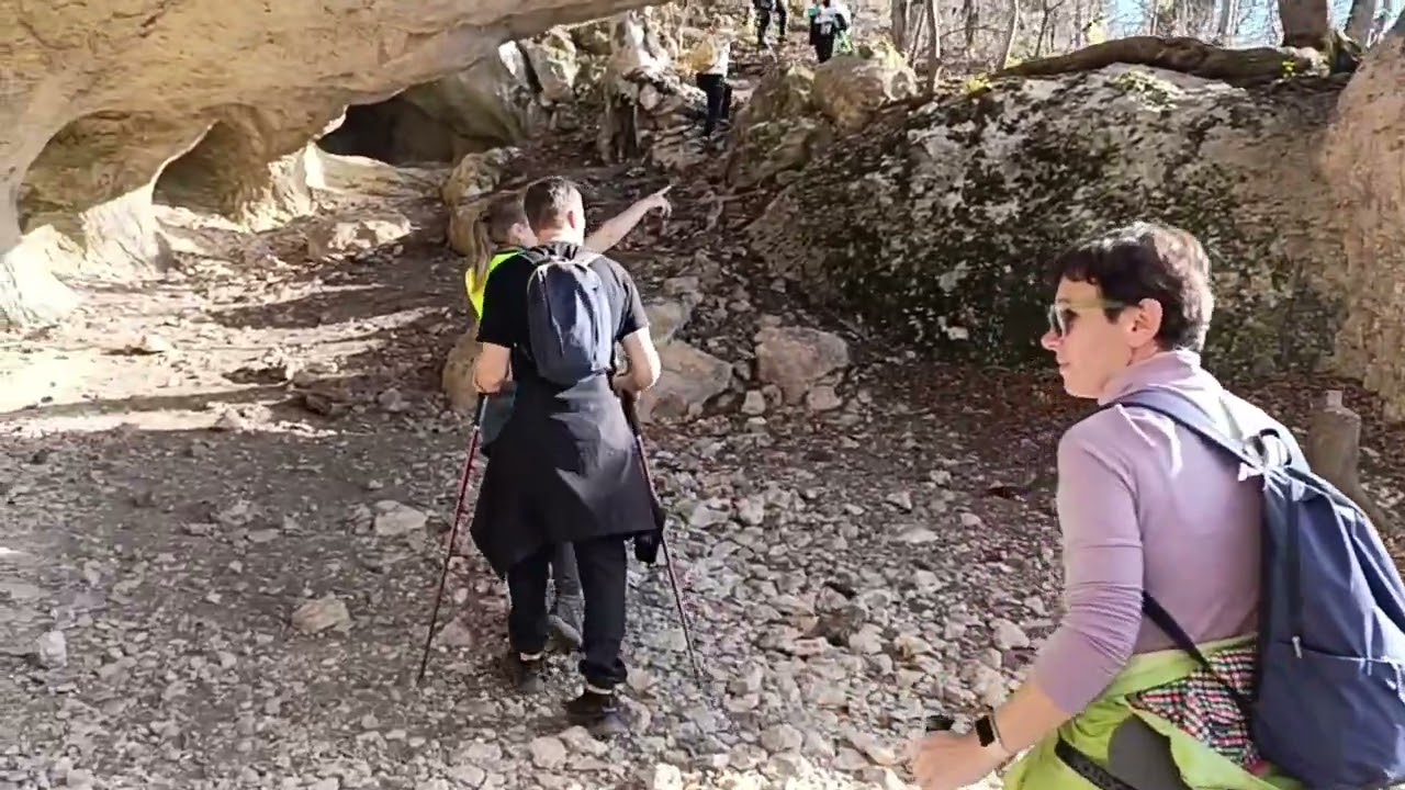 Хребет Унакоз. Пещеры, панорамы, гроты и скала Чертов палец. 