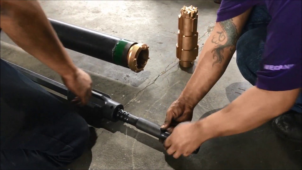 Assembly+drilling umbrella pipe roof in Japan 管幕系統鑽具裝設及打設