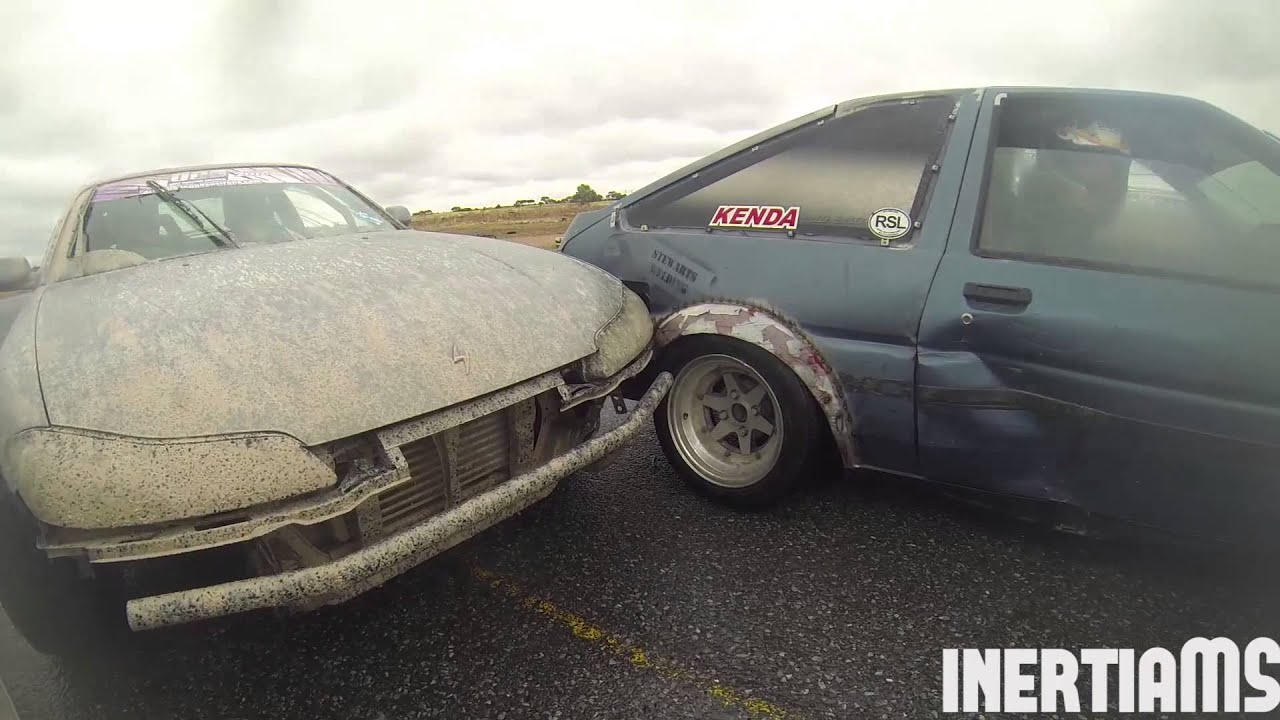 BEAMS AE86 and RB25 R33 throw down in the wet