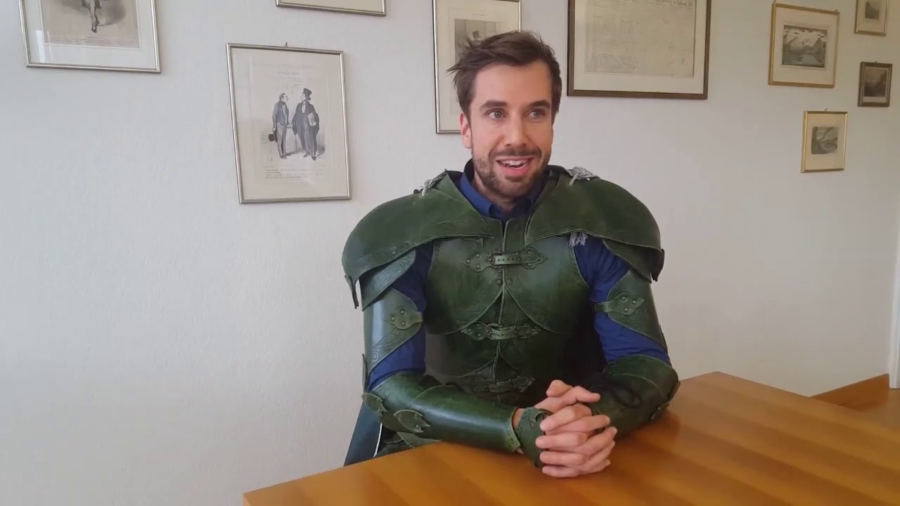 Gloryhammer: Angus McFife spielt eine Runde 