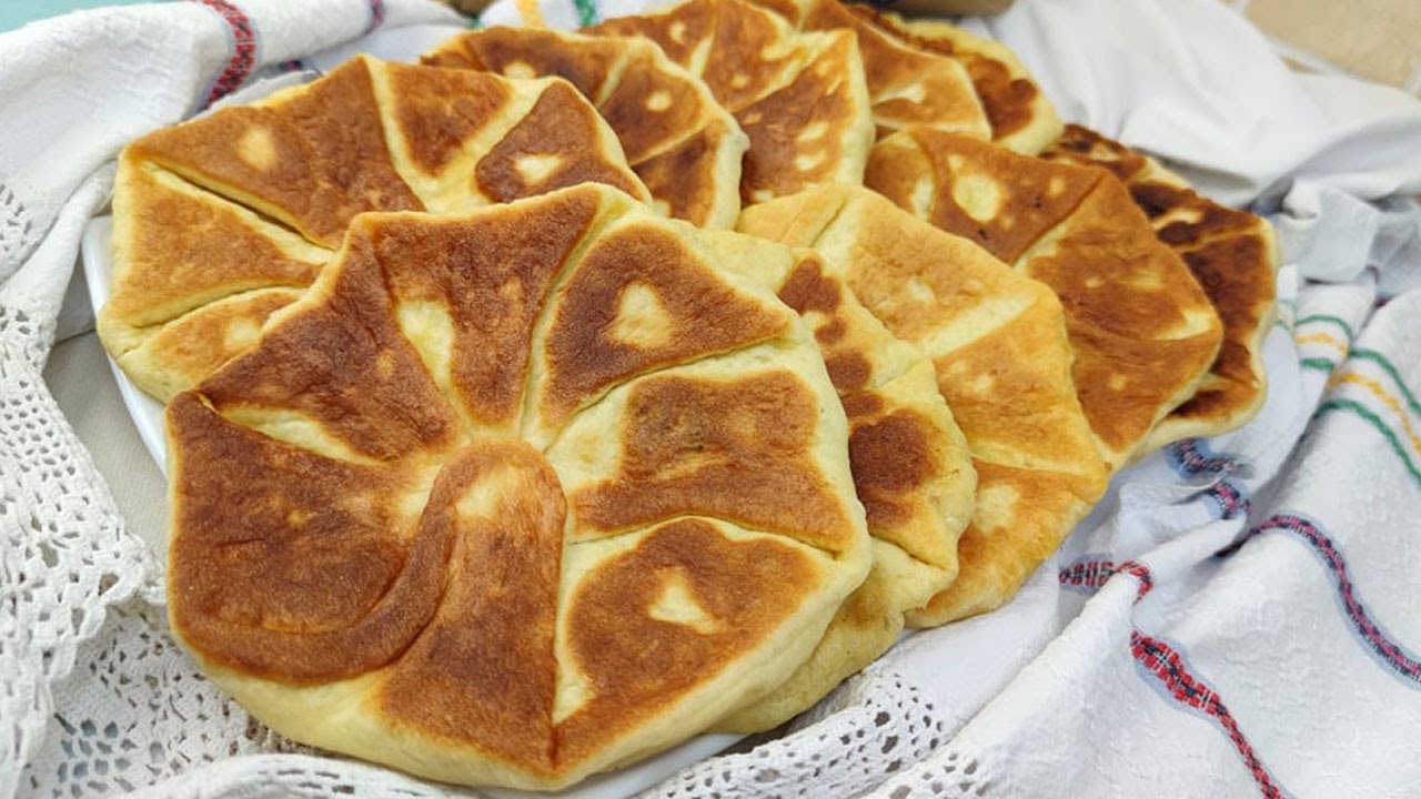 Plăcinte pe bază de drojdie pe tigaie. Молдавские плацинды на сковороде. Мягкие и пышные.