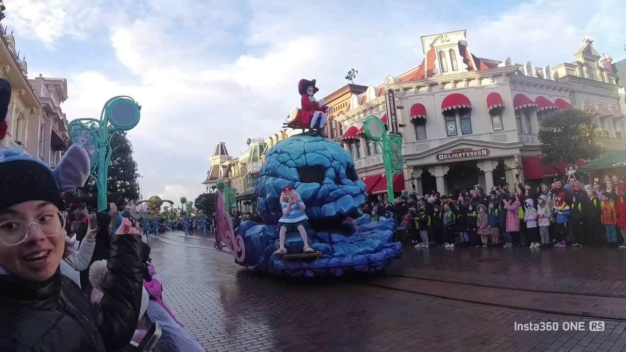 4K Disneyland Paris Stars on parade