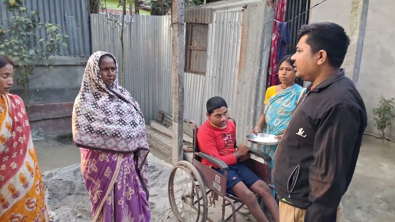 হায়রে প্রতিবন্ধী বাচ্চাটার এত কষ্ট #supporthumanity#humanity  #socialwark #freemotion 😭😭🥰
