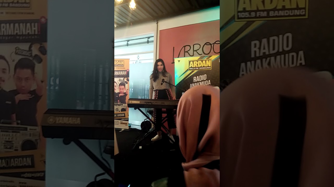 Isyana di Ardan Group Vrroom part 1