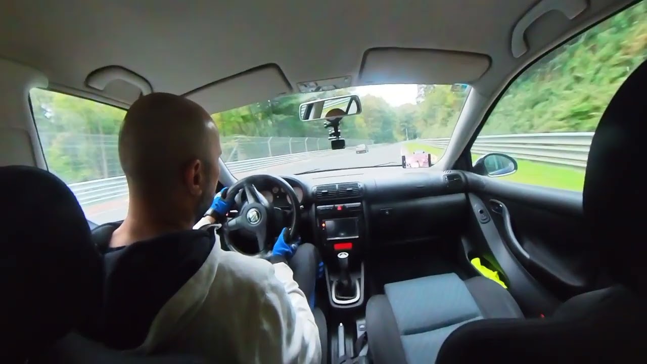 ON   BOARD NURBURGRING SEAT LEON  1 VUELTA  3102025