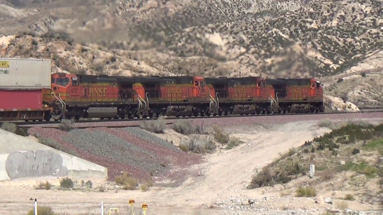 TRAINS - CAJON PASS - CALIFORNIA - USA - 2018