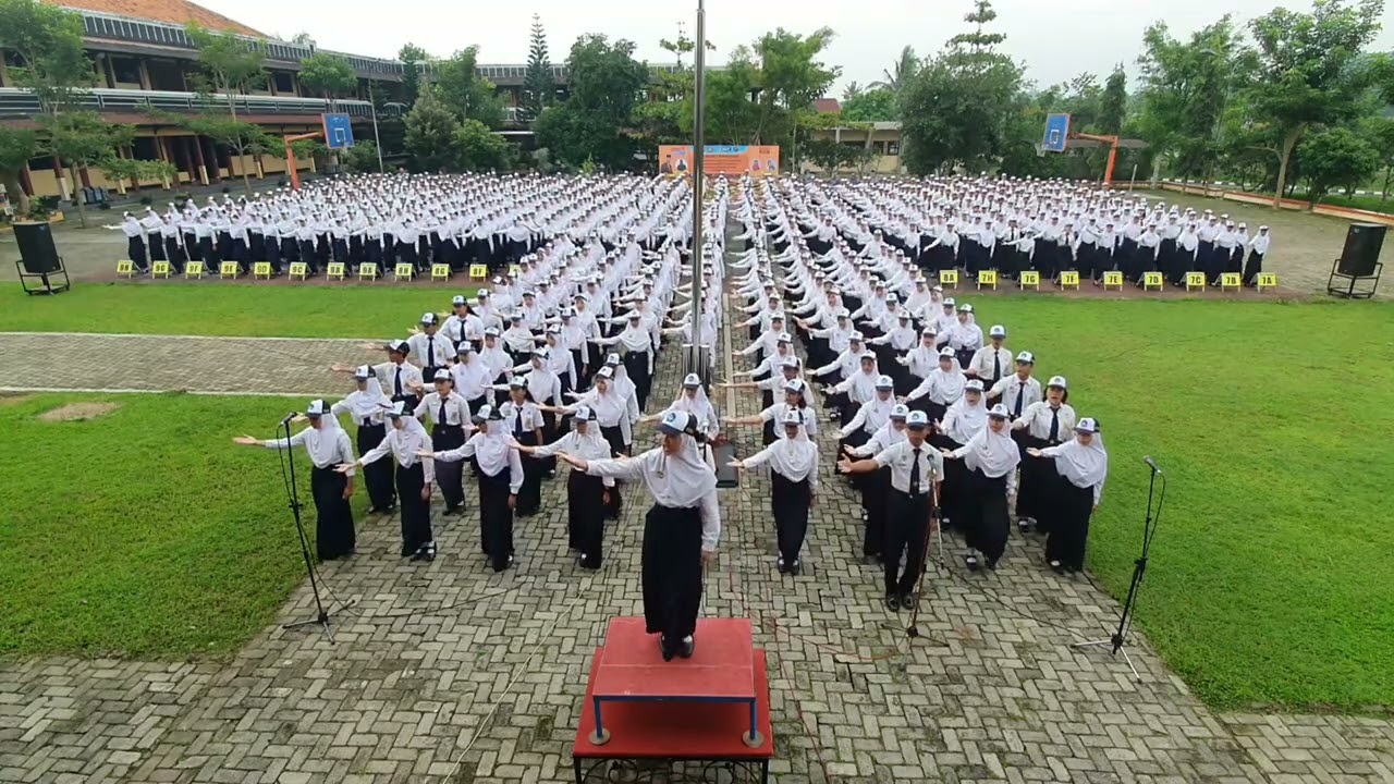 MARS BNN SMP Negeri 2 Temanggung || 800 Peserta dalam rangka memecahkan rekor Muri