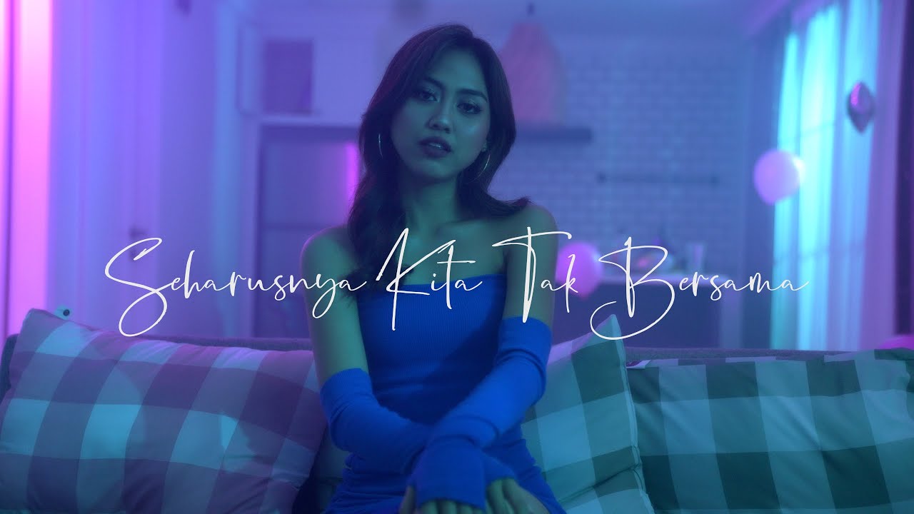 [MV] Sisca JKT48 - Seharusnya Kita Tak Bersama