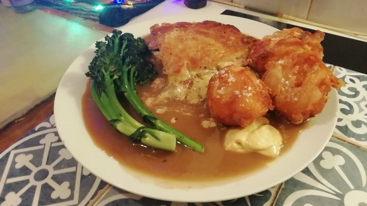 Puff pastry Chicken & leak bacon pie Part 2.done 🥓🐔😋🍻🍻🍻👍🥧