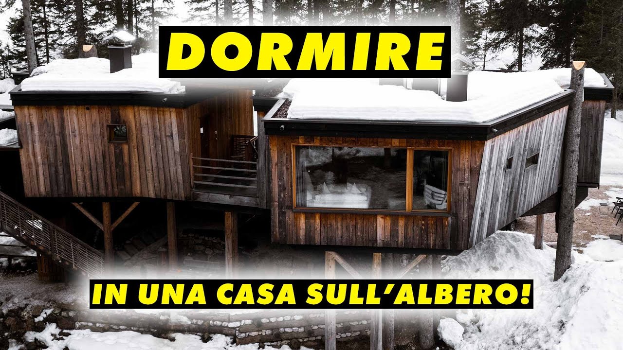 Dormire in una casa sull'albero.