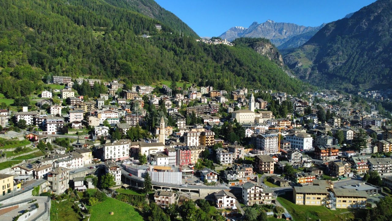 Chiesa in Valmalenco - drone 4k -