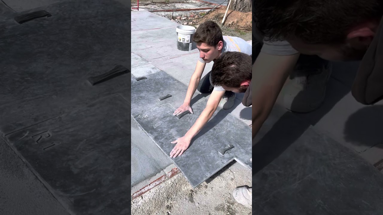 Mise en place des matrices pour faire un béton imprimé
