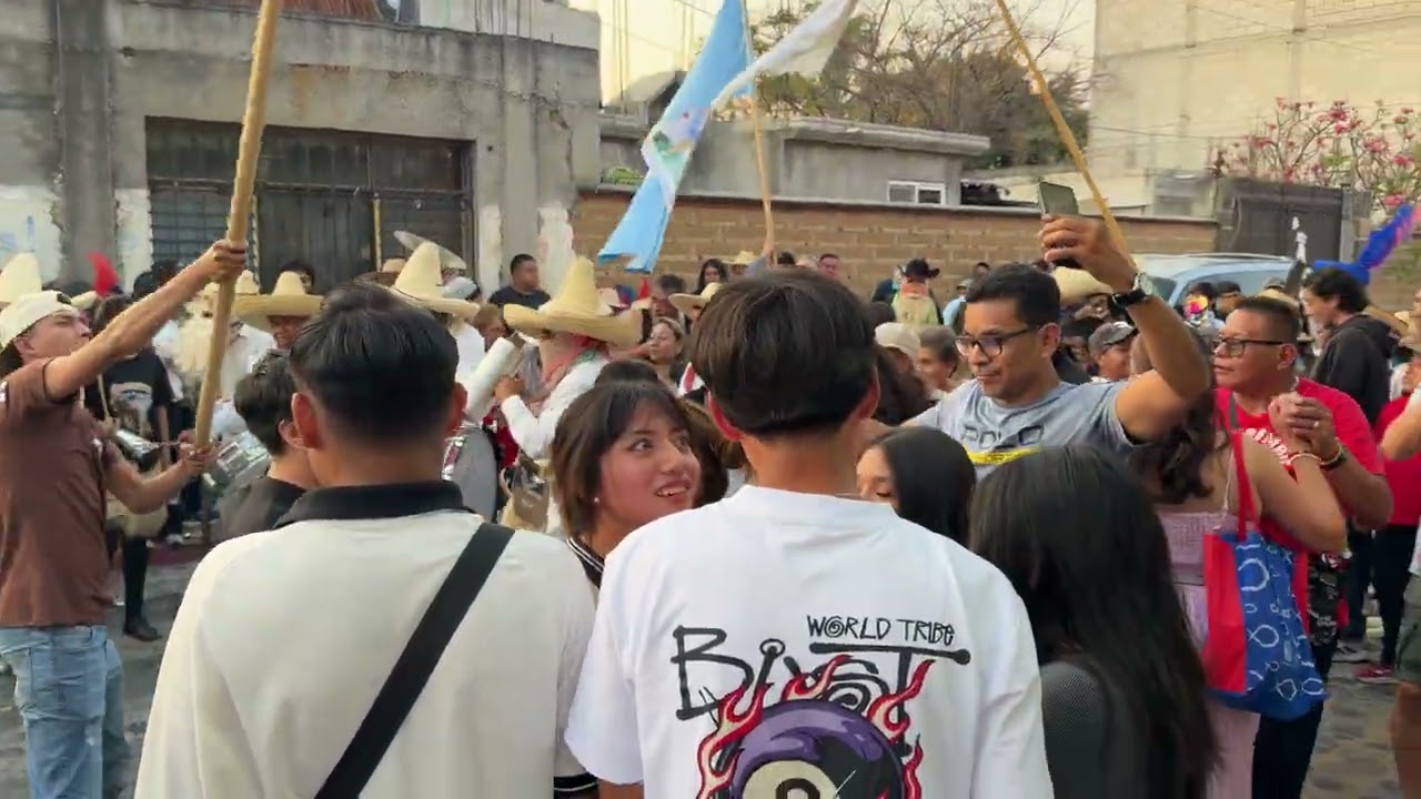 Una familia, una canción y todo el pueblo escuchando | Tlayacapan