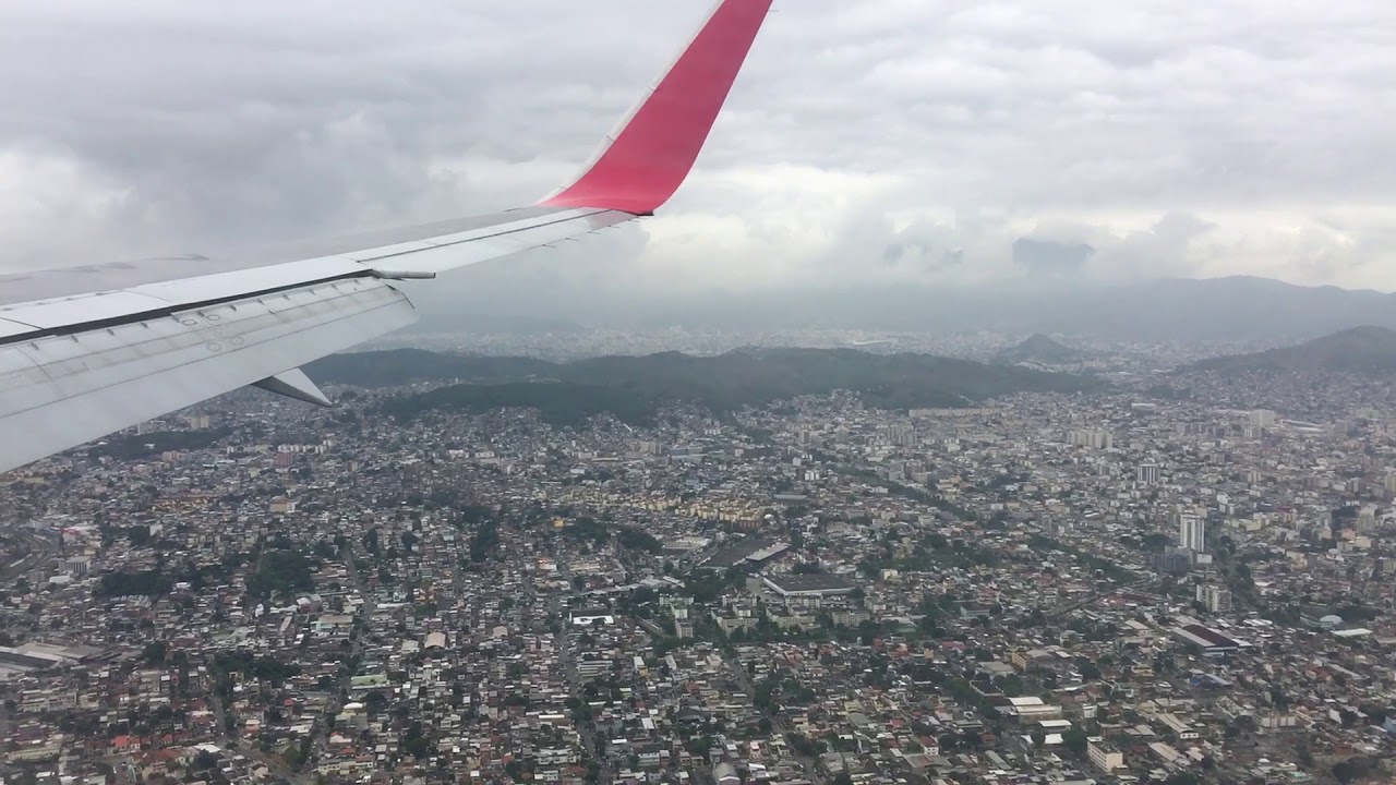 Landing into Rio de Janeiro on a cloudy morning