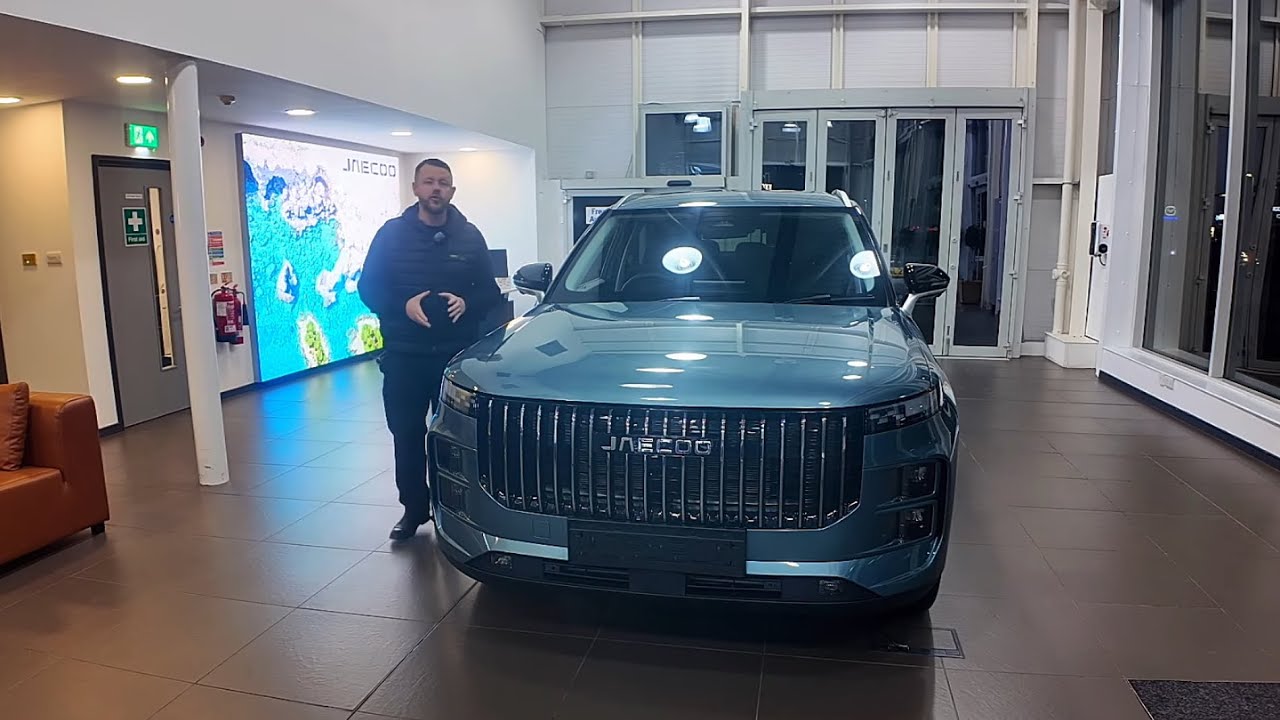 Обзор Jacuer-Outlook 7 AWD Luxury 2026 года – внедорожник, меняющий британский автомобильный рыно...