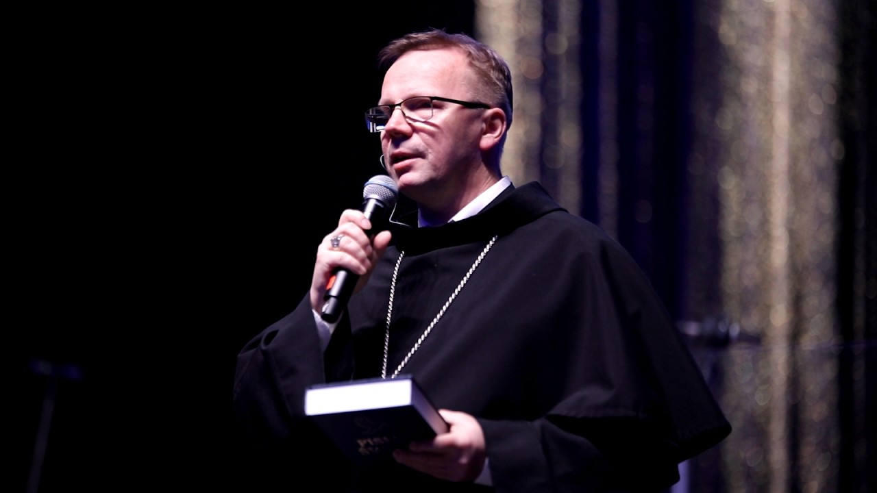 Bp Kleszcz do młodych na ARENIE: otwórzcie swoje serca dla Jezusa | Łódź 2026