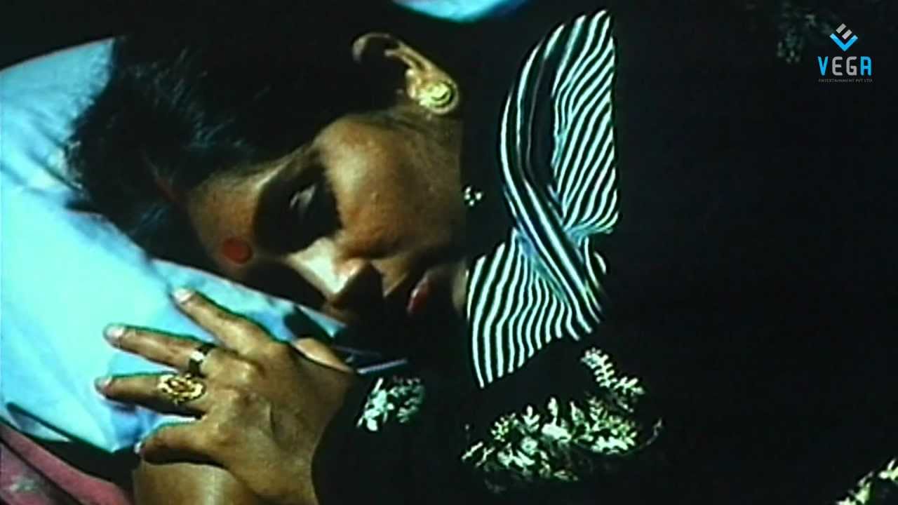 Ezhisai - Rasigan Oru Rasigai ( Video Song )