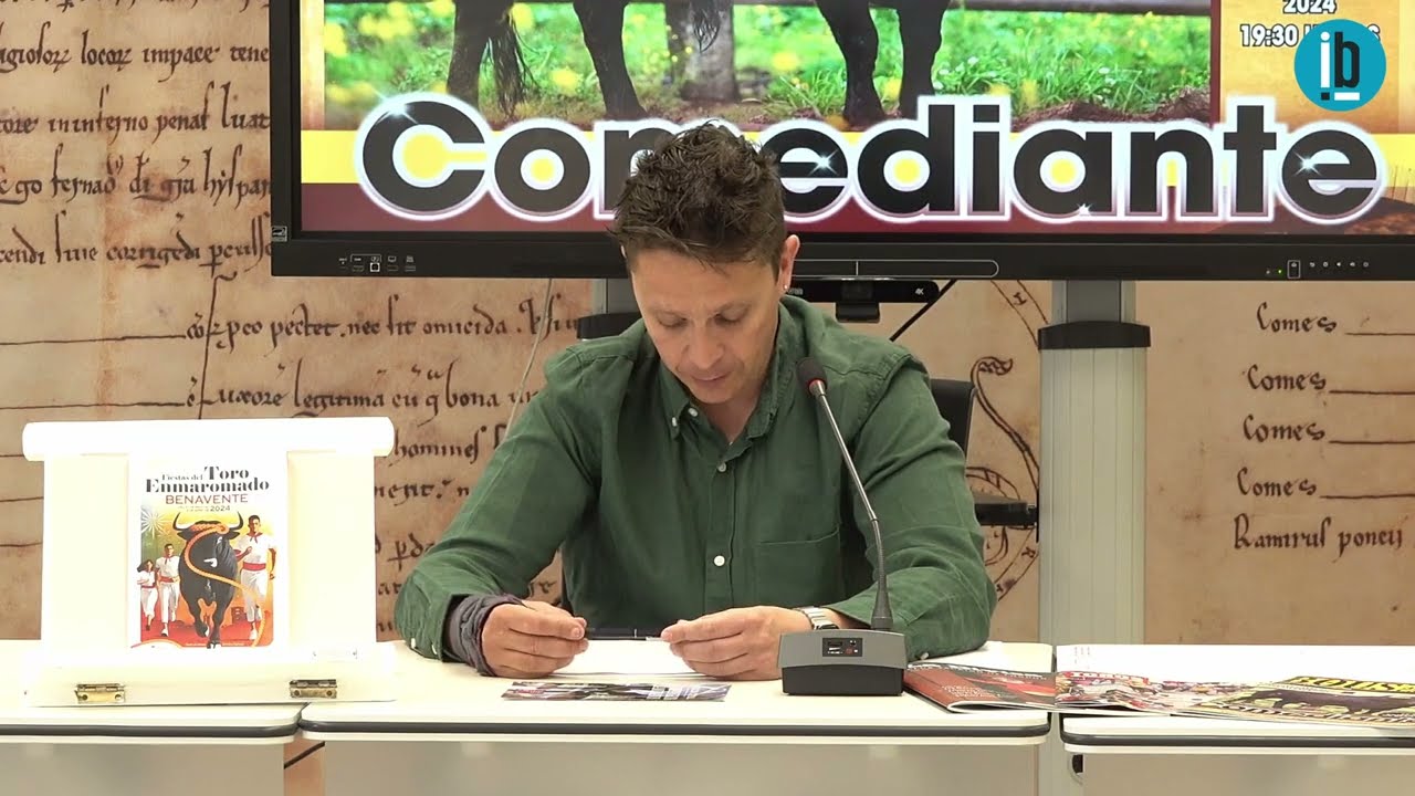 Alberto Lorenzo presenta las Fiestas del Toro Enmaromado 2024