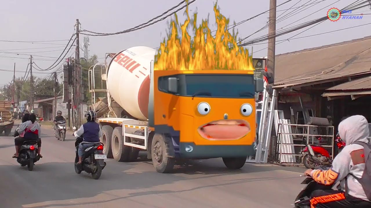 WOW WOW Ada Truk Kontainer Besar, Truk pasir, Truk Molen Mirip Chris, Frank Dan Teman Teman Tayo