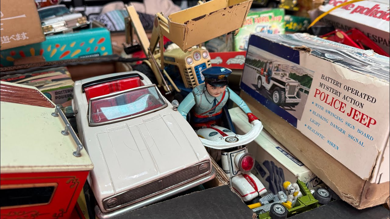 THE RISK OF BEING A VINTAGE TOY DEALER - DOES IT PAY OFF? WHATS IN THE VAN?