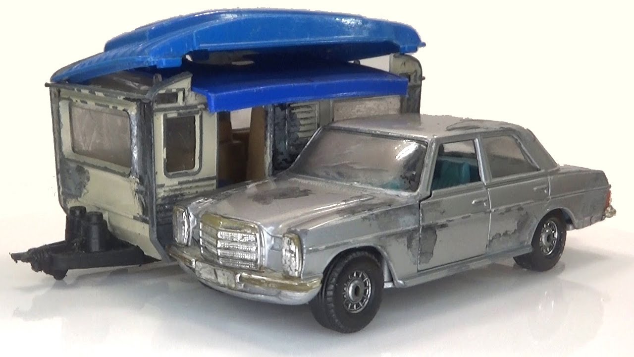 Mercedes 240 D и автофургон. Реставрация Corgi. Подарочный набор из 24. Литая модель.