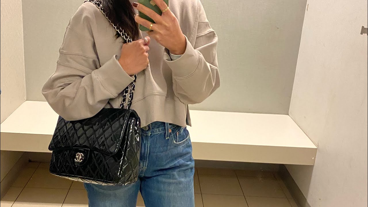 Ep 1 Bag of the Week: Chanel Jumbo | What's in My Bag? #chanel #chaneljumbo #chanelbag