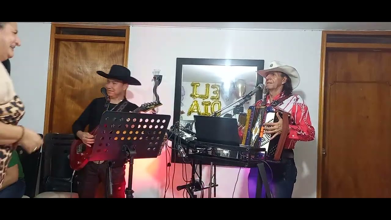 La mesa del rincón-D.R.A.- EL TEJANO Juan Francisco -Dos (2) Integrantes
