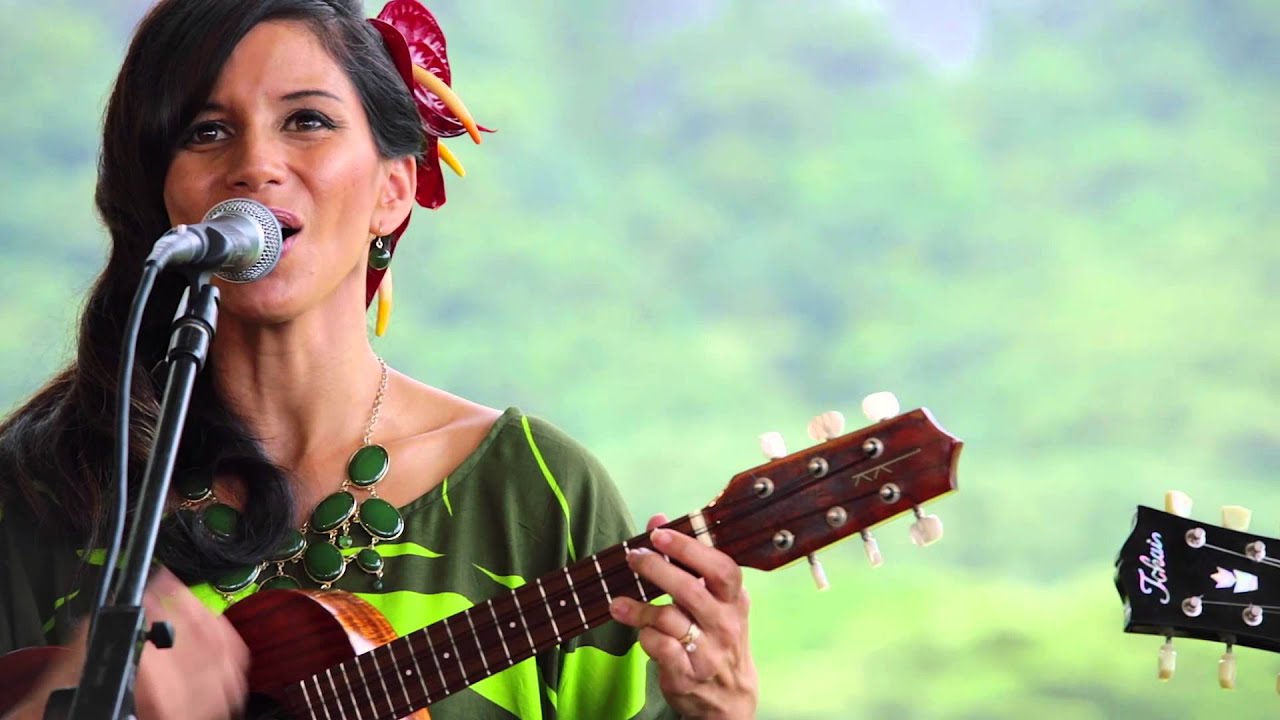 Pōmaikaʻi Lyman - Ka Uluwehi O Ke Kai (HiSessions.com Acoustic Live!)