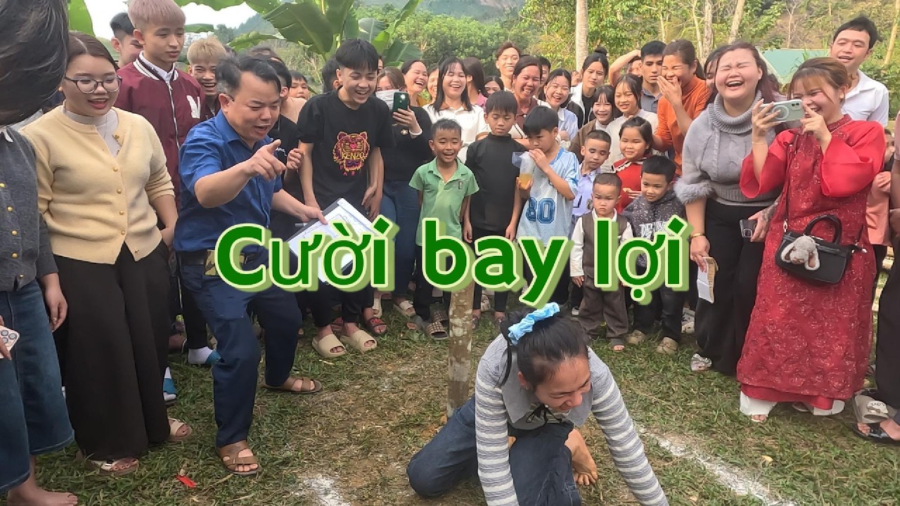 Quay 10 vòng hái lộc đầu xuân