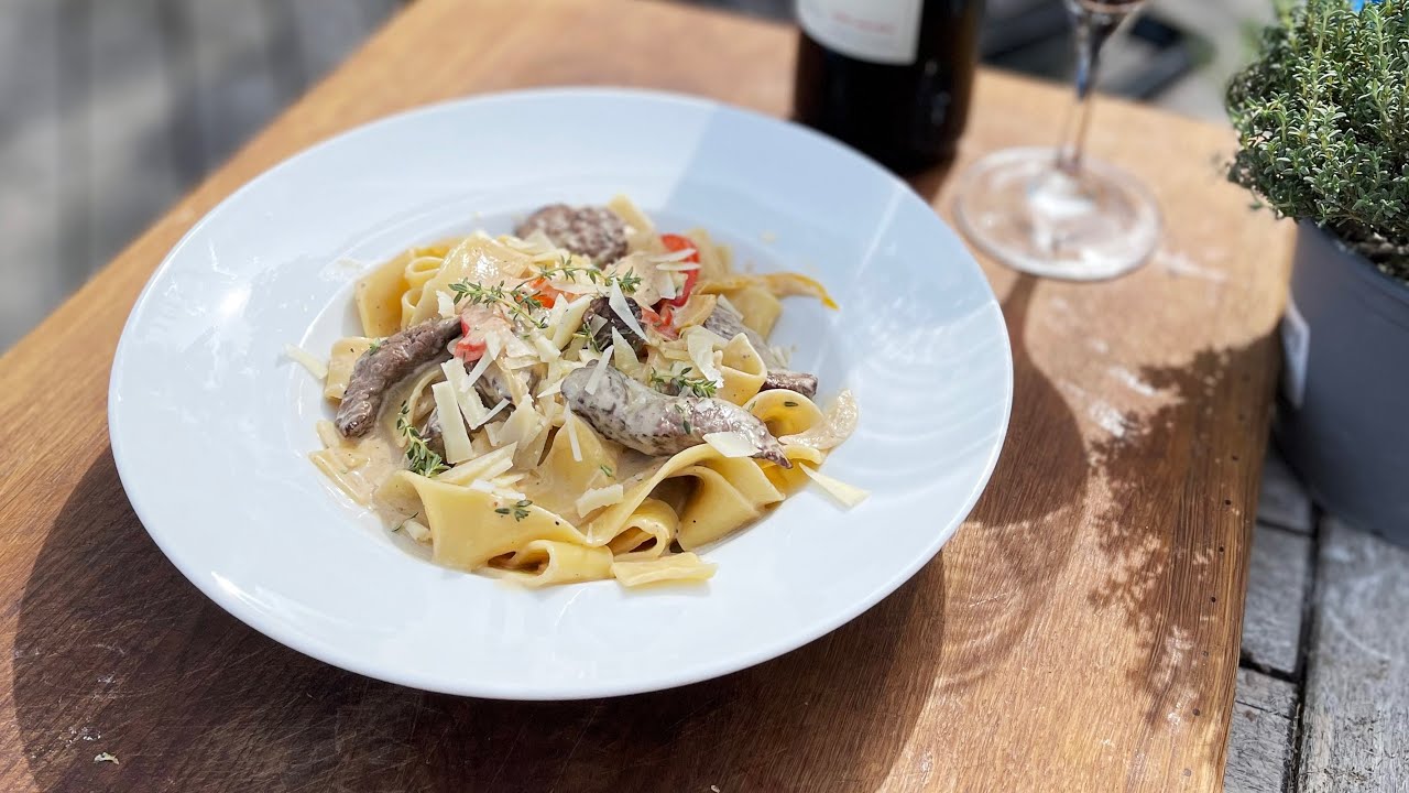 Hjortsauté med krämig pasta - 'Quick 'n dirty'