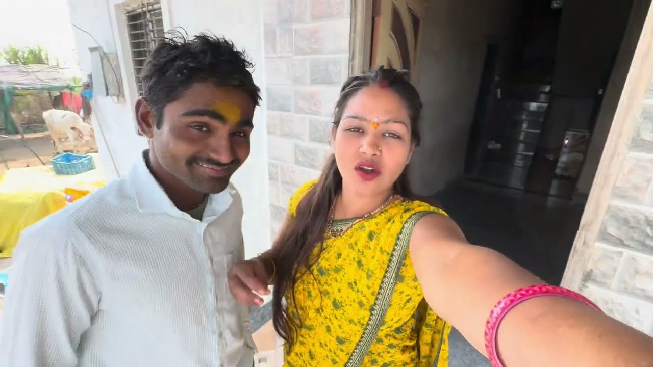 महाराष्ट्राच्या😎पठ्यांनी लव❤️मॅरेज करून आणलेल्या यूपीच्या💃पाटलीनीला Choklate🍫Dayचा जबरदस्त सरप्राइज🎁