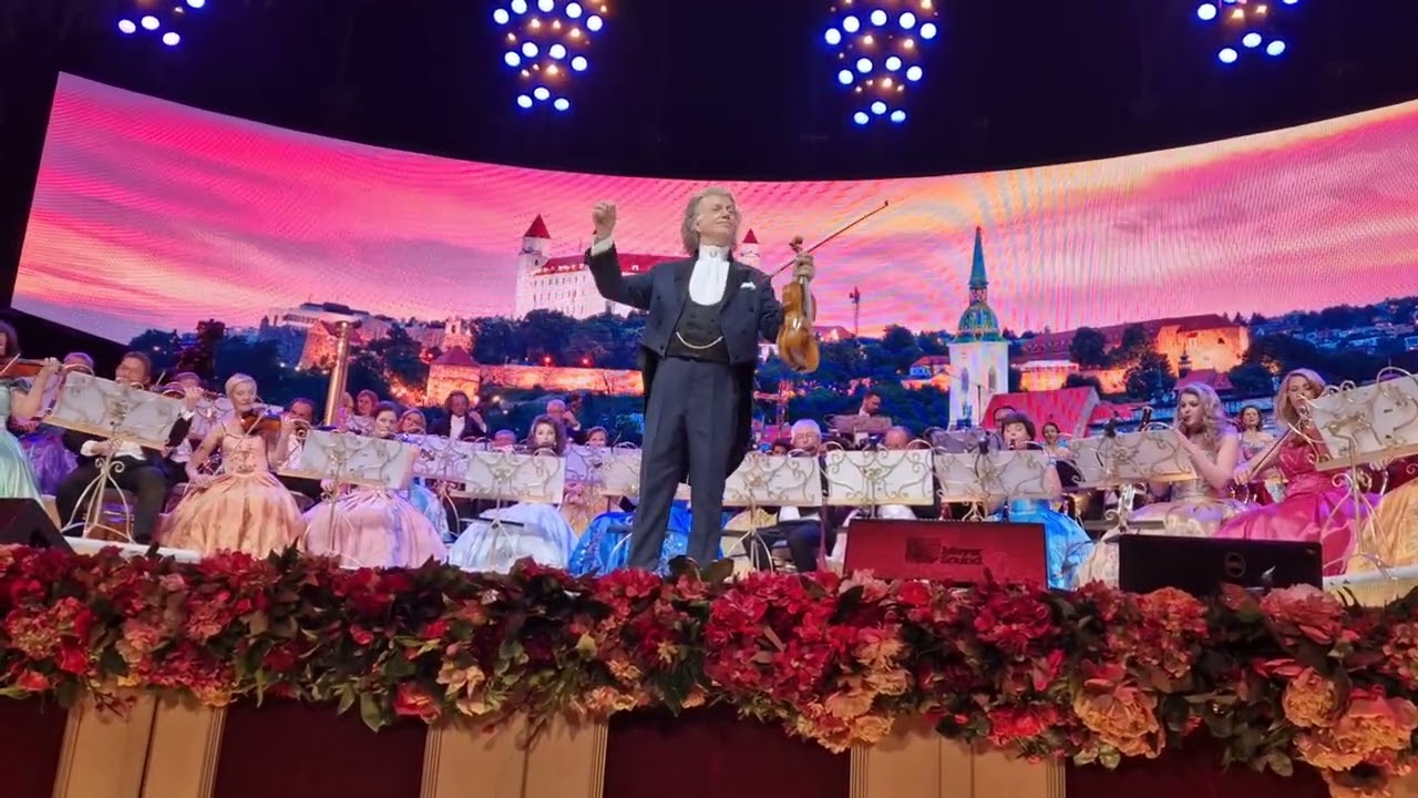 Andre Rieu - 05 A j&aacute; tak&aacute; čarn&aacute; - Bratislava 31.5.2022