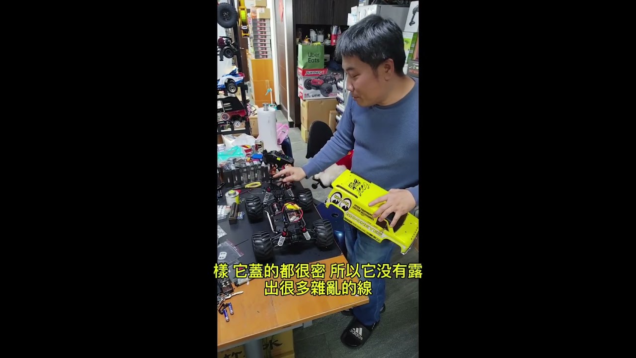 赤貧軍團-kyosho mad van 瘋狂麵包車 mooneyes 聯名版#mooneyes#赤貧軍團#kyosho#大腳車#訂製燈組