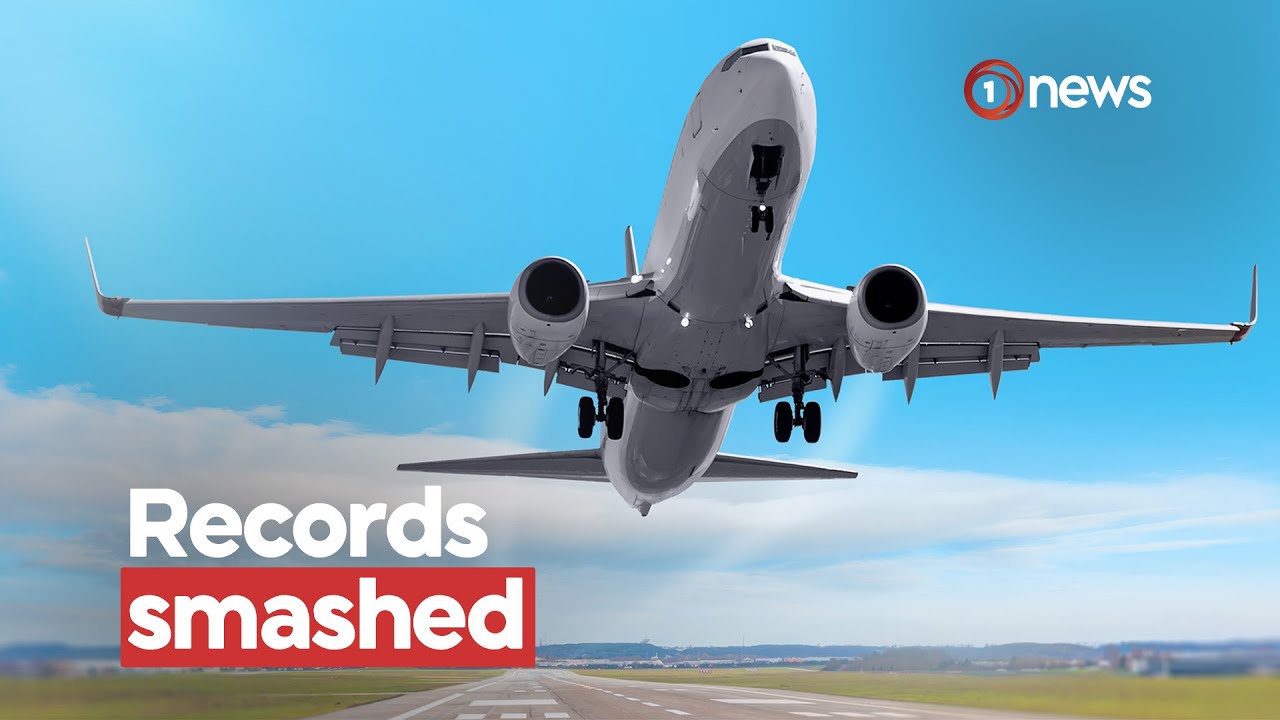 Kiwis continue to leave NZ in record numbers | 1News on TVNZ+