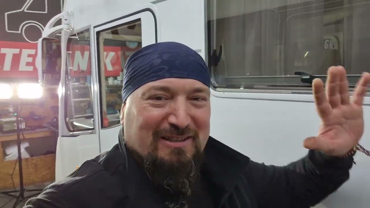 Mein alter Kastenwagen ist wieder in der Werkstatt – neue Nachrüstungen stehen an!