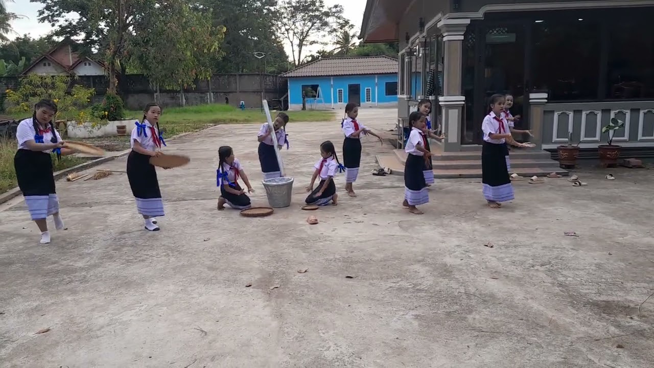 ບົດຟ້ອນຕຳເຂົ້າຊາວພວນ ນັກຮຽນປະຖົມ#เชื่อมั่น 