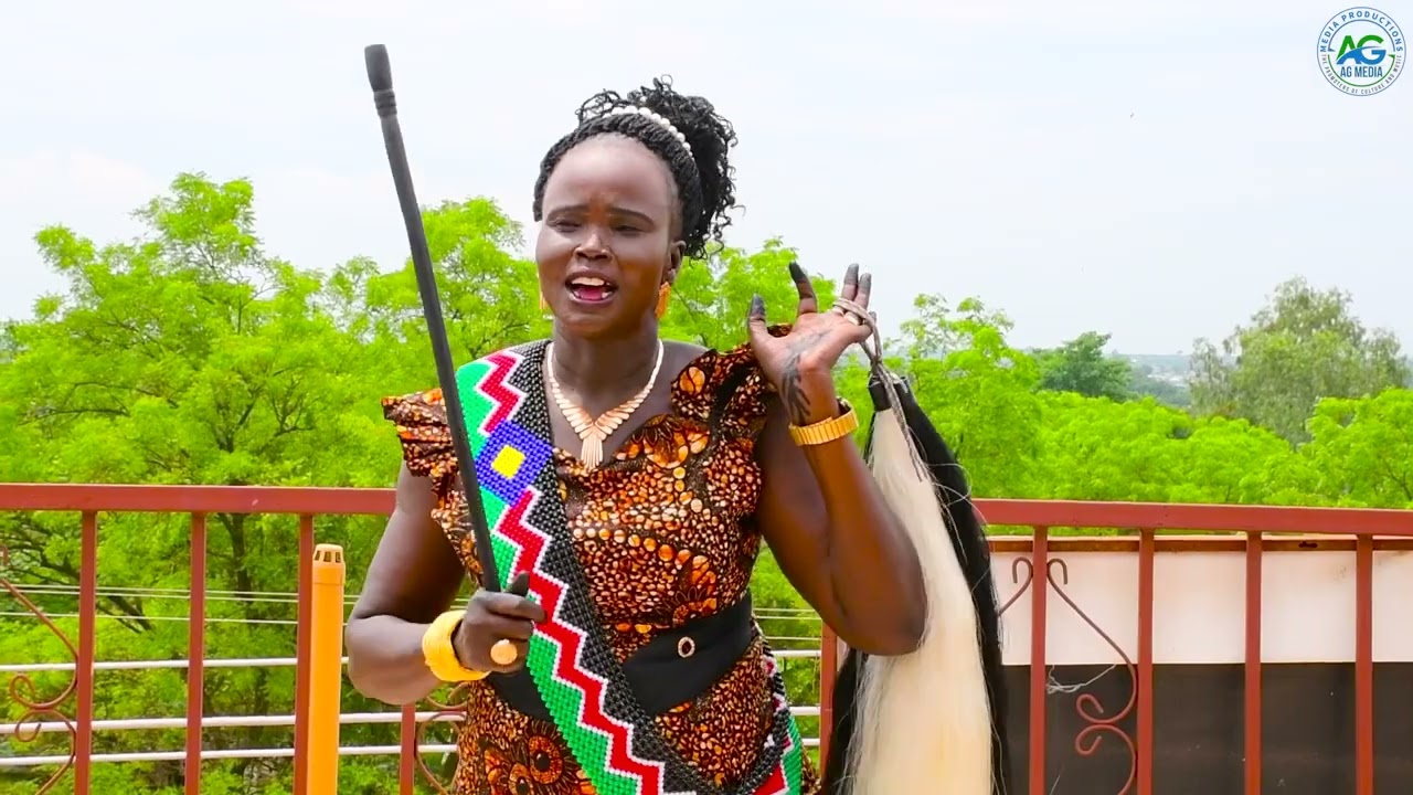 Arekiic Duk-gak Queen ( Achol Akeer Thiong)  & Adilo Queen (Achol Ajak)