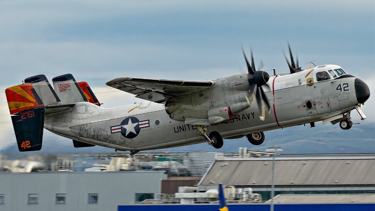 Incredibly Rare Visitor at Edinburgh - US Navy C2 Greyhound!